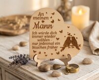 Personalisierbares Holzherz mit Gravur l Geschenk für Freundin, Freund, Mann oder Frau – romantische Liebeserklärung aus Holz mit Ständer