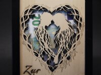 Geldgeschenk Hochzeit Holzbild ❤️ Fotorahmen Scherenschnitt Paar | Kreatives Hochzeitsgeschenk Baum Herz, Gutschein verpacken, 2 Farben